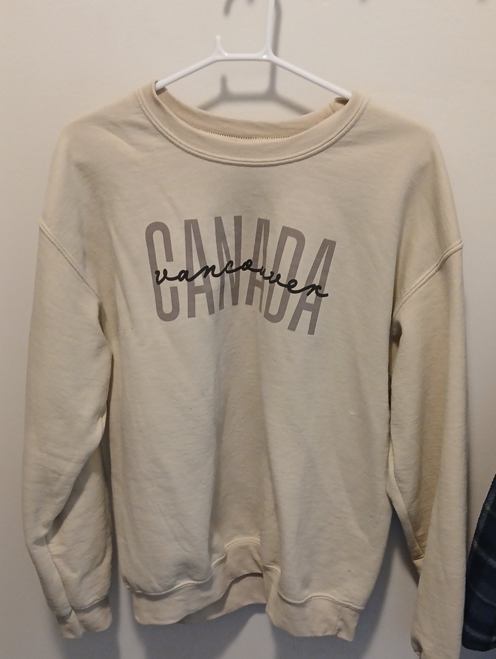 Vancouver, Canada Cream Crewneck Sweatshirt - Unisex, Size Medium 🇨🇦